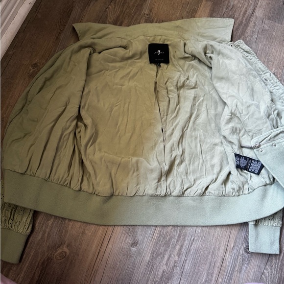 Excellent condition. Great spring / early fall jacket - Picture 3 of 7